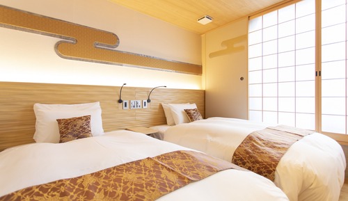 Habitación con 1 cama doble o 2 individuales, no fumadores, baño privado