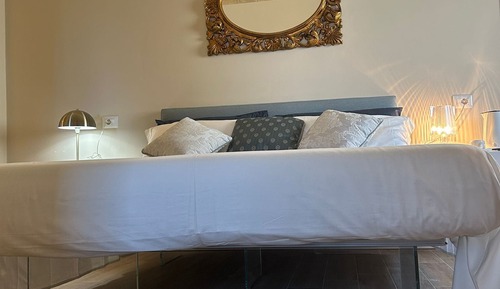 Habitación Deluxe, 1 cama doble, vistas a la ciudad, entresuelo