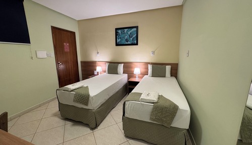 Habitación estándar con 1 cama doble o 2 individuales
