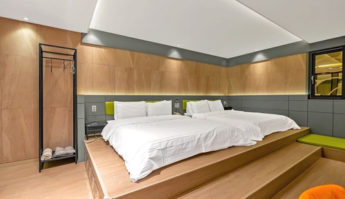 Habitación familiar con 2 camas individuales