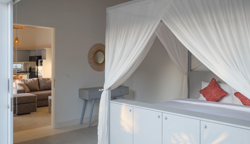 Villa ejecutiva, 1 cama de matrimonio grande, piscina privada, junto a la piscina (Susan)