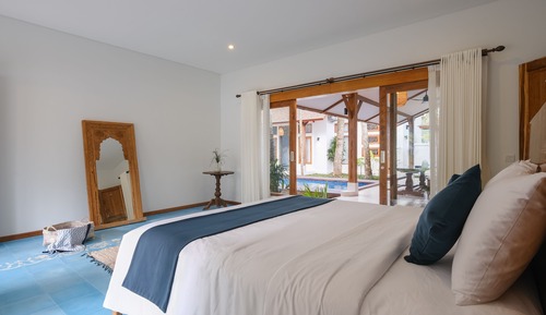 Villa ejecutiva, 3 habitaciones, piscina privada, junto a la piscina (Kennes)