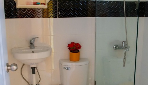 Estudio estándar, 1 habitación, baño privado, vistas parciales al mar