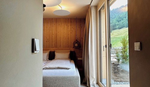 Apartamento de lujo, 2 habitaciones, bañera de hidromasaje, junto a la montaña