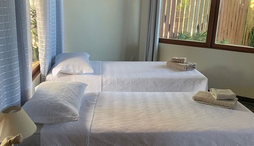 Suite Premier, acceso a la piscina, vistas al jardín