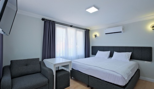 Suite estudio superior, 1 cama de matrimonio grande con sofá cama, balcón, vistas a la montaña
