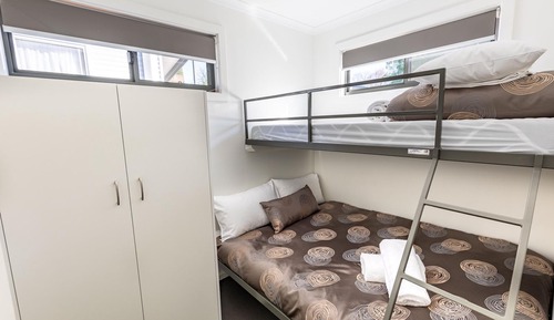 Villa, 3 habitaciones, junto a la piscina (8 Berth)