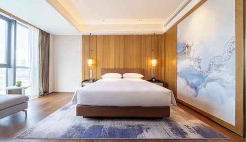 Habitación Confort doble, 1 cama de matrimonio grande, vistas a la ciudad