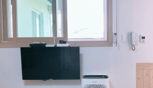 Room (Pine Tree 1)