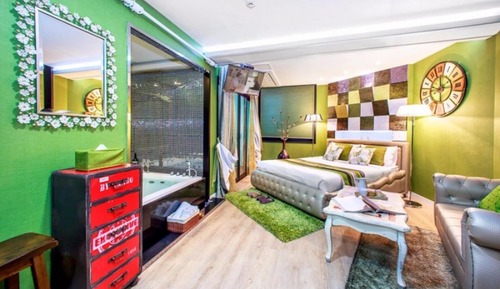 Room (No 202 Spa)