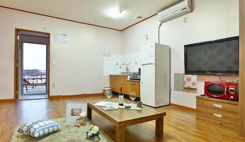 Room (Pine tree)