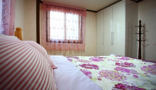 Room (Family 1)