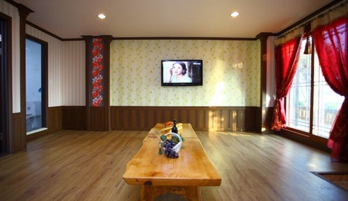 Room (Family 2)