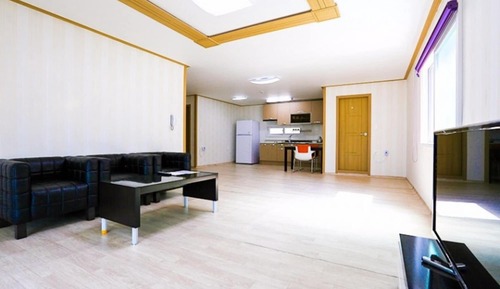 Room (Complex B)