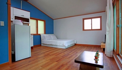 Room (Sky three)