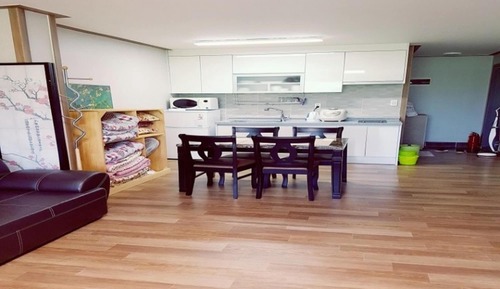 Room (Be Rich (2F))