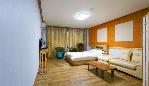 Room (Be awake (1F))