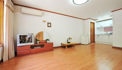 Room (Saffron (Couple Room Ondol Room))
