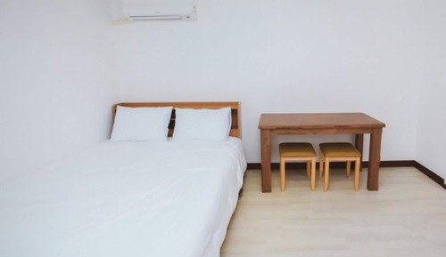Room (Sky A-dong Room 203)