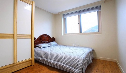 Room (Plum Tree (203))