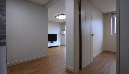 Room (Painting tree (305))