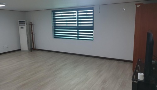 Room (Large Room)