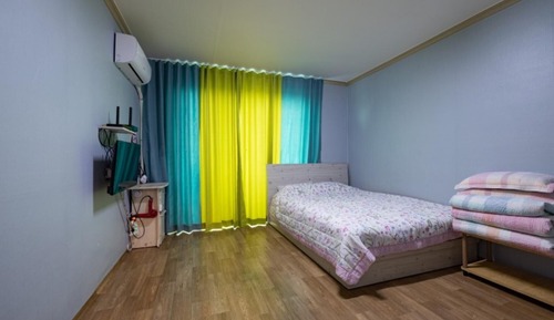 Room (No 301 (ocean view))