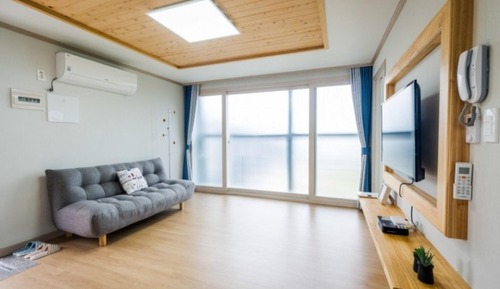 Room (Family Room-5)