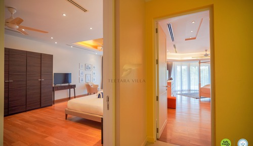 Villa familiar, 4 habitaciones, vistas parciales al mar