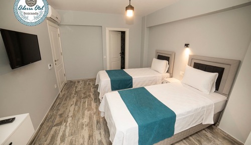 Habitación estándar con 2 camas individuales, vistas parciales al mar