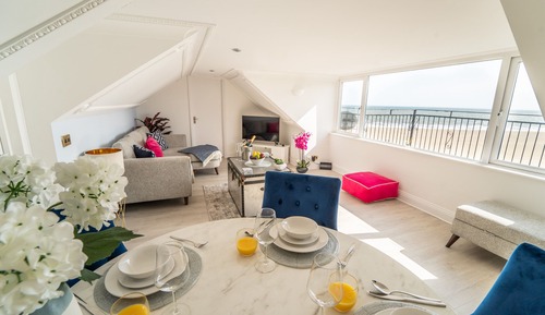 Ático, 2 habitaciones, 2 baños, vistas al mar