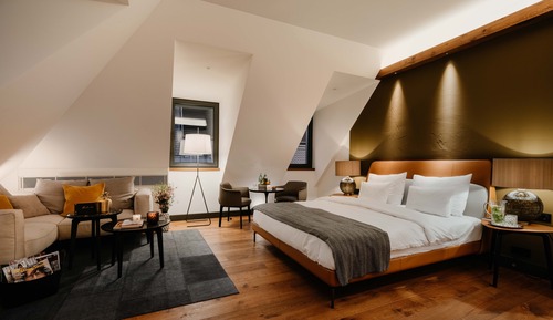 Suite junior, 1 cama de matrimonio grande, vistas a la ciudad, en esquina