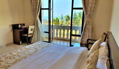 Sea View Deluxe Room- Partial View