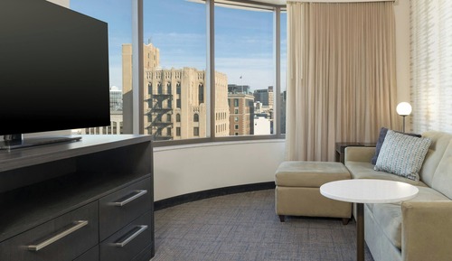 Suite, varias camas, vistas a la ciudad