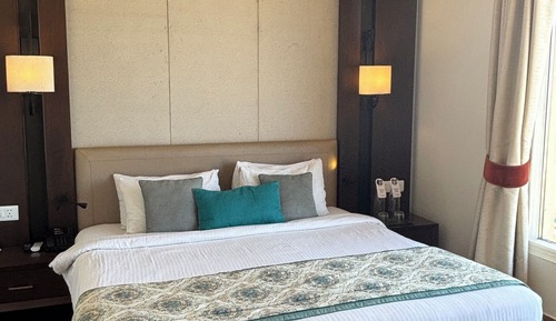 Super Deluxe Rooms with Valley View