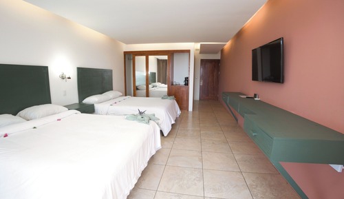 Habitación familiar, 2 camas de matrimonio, vistas al mar