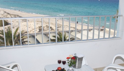 Habitación triple, vistas al mar