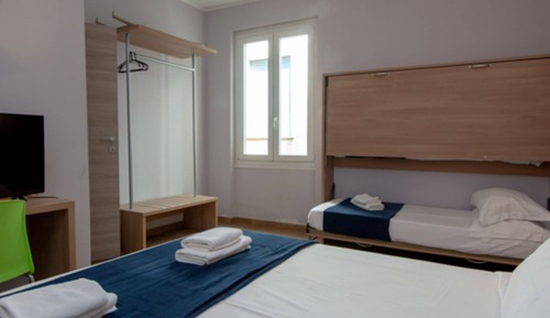 Habitación triple, baño privado