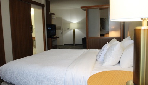 Suite, 1 cama de matrimonio grande con sofá cama, no fumadores (Mobility/Hearing Accessible, Tub)