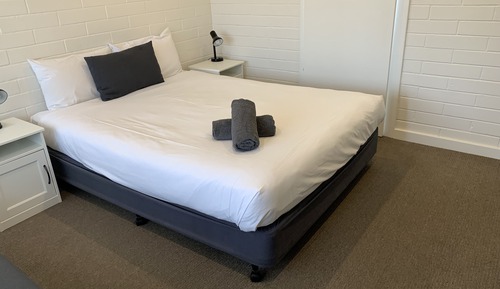 Habitación (Budget Queen Room )