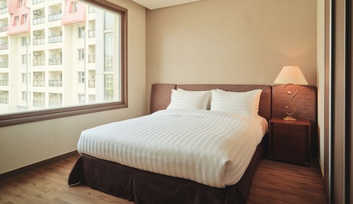 Gold Suite (Kitchen/Standard/Bed)