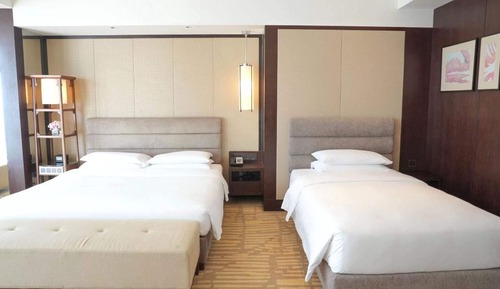 Habitación Deluxe, 1 cama de matrimonio grande (with Twin Bed)