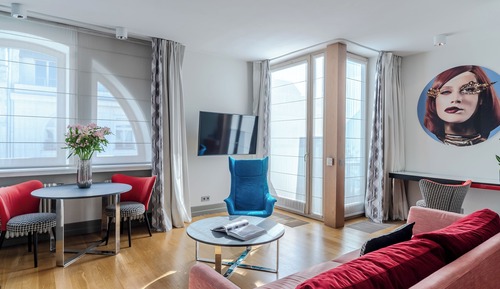 Suite (MI - SUIT)