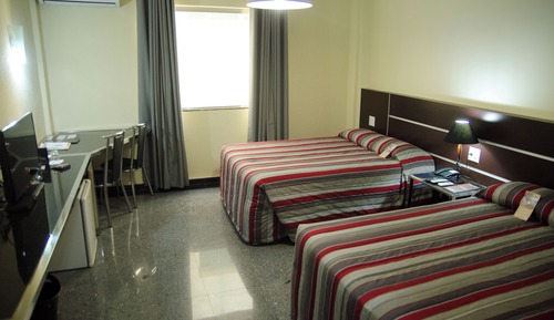 Habitación cuádruple estándar
