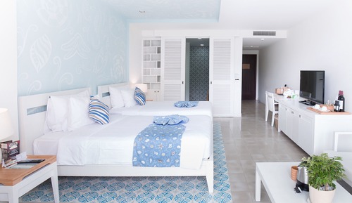Azul Room, Pool View