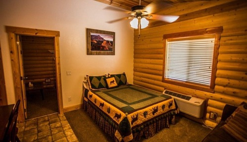 Cabaña Premier, 2 baños (3 Queen Beds, Full Kitchen)