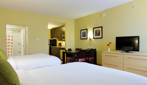 Estudio, 2 camas de matrimonio