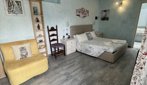 Habitación triple exclusiva, junto a la piscina
