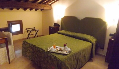 Habitación económica con 1 cama doble o 2 individuales, baño privado