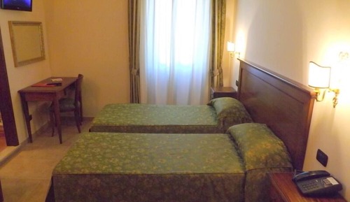 Habitación clásica con 1 cama doble o 2 individuales